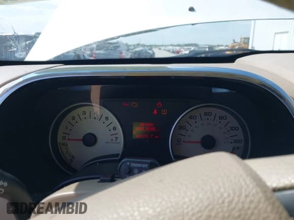 ✅ 2010 Ford Explorer Limited • VIN: 1FMEU7F89AUA15473 • Lot: 43197833. Wystawiony na IAAI z przebiegiem 168 333 mil. Bezpłatny archiwum sprzedaży aukcyjnych z USA i szczegółowy raport historii pojazdu na DreamBid. Zdjęcie 7.