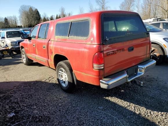 ✅ 2001 Dodge Dakota Sport • VIN: 1B7HL2AN61S325032 • Lot: 43864165. Wystawiony na Copart z przebiegiem Nie podano. Bezpłatny archiwum sprzedaży aukcyjnych z USA i szczegółowy raport historii pojazdu na DreamBid. Zdjęcie 2.