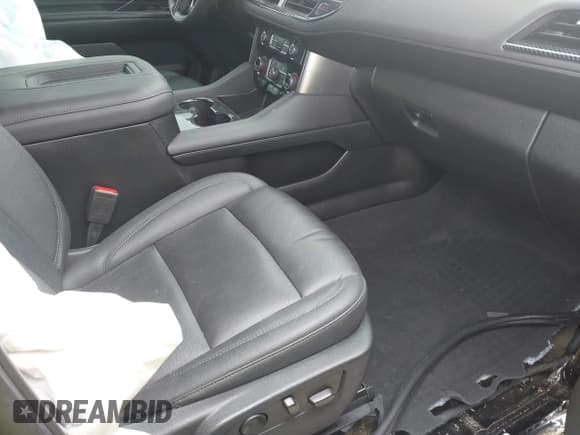 ✅ 2022 Chevrolet Suburban • VIN: 1GNSKDKL5NR218592 • Lot: 41989302. Listed on IAAI with 184,080 mi. Free auction sales archive from the USA and detailed vehicle history report at DreamBid. Image 5.