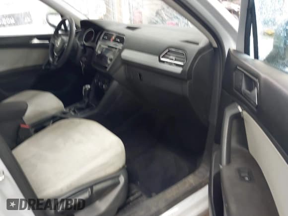 ✅ 2018 Volkswagen Tiguan S • VIN: 3VV0B7AX5JM108371 • Lot: 43047823. Listed on IAAI with 80,531 mi. Free auction sales archive from the USA and detailed vehicle history report at DreamBid. Image 5.