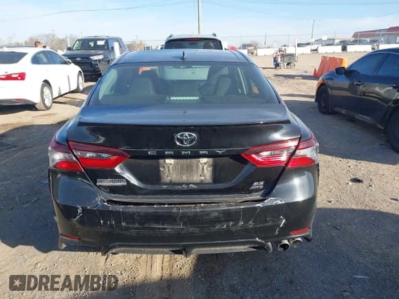 ✅ 2022 Toyota Camry SE • VIN: 4T1G11BKXNU069791 • Lot: 43688202. Wystawiony na IAAI z przebiegiem 61 083 mil. Bezpłatny archiwum sprzedaży aukcyjnych z USA i szczegółowy raport historii pojazdu na DreamBid. Zdjęcie 16.