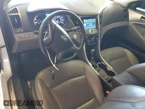 2011 Hyundai Sonata Hybrid with VIN KMHEC4A41BA002810, listed as a Copart auction lot 86480695 with 131,183 mi miles and Salvage title. Bid and sale history available at DreamBid. Image 8.