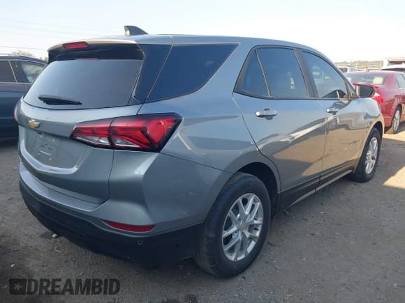 ✅ 2024 Chevrolet Equinox LS • VIN: 3GNAXHEG8RL261582 • Лот: 43154989. Опубликован ранее на IAAI с пробегом 5 486 миль. Бесплатный доступ к архиву аукционных продаж из США и подробный отчёт об истории автомобиля на DreamBid. Изображение 4.