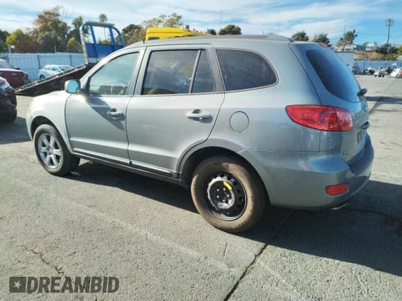 ✅ 2008 Hyundai Santa Fe SE • VIN: 5NMSH13E18H139807 • Lot: 79670594. Listed on Copart with 248,356 mi. Free auction sales archive from the USA and detailed vehicle history report at DreamBid. Image 2.