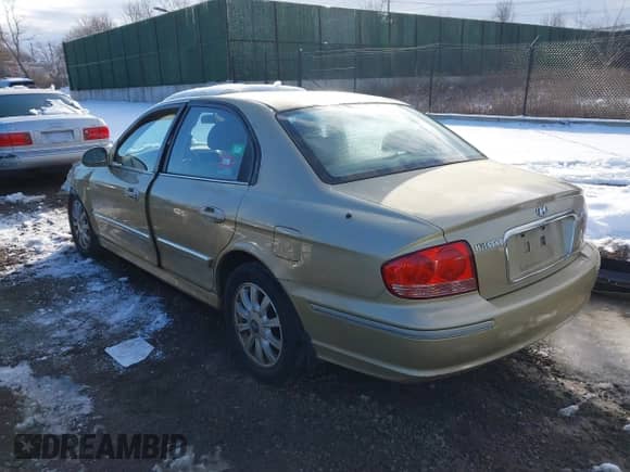 2003 Hyundai Sonata GLS z VIN KMHWF35H03A872584, wystawiony jako IAAI lot #41538079 z przebiegiem 203 501 mil mil oraz . Historia ofert i sprzedaży dostępna na DreamBid. Obrazek 3.