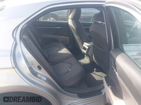 ✅ 2018 Toyota Camry Hybrid LE • VIN: 4T1B31HK8JU500912 • Лот: 43433276. Опубликован ранее на IAAI с пробегом 139 862 миль. Бесплатный доступ к архиву аукционных продаж из США и подробный отчёт об истории автомобиля на DreamBid. Изображение 8.