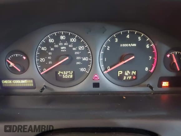 ✅ 2001 Volvo V70 • VIN: YV1SW53D011006843 • Лот: 41582749. Опубликован ранее на IAAI с пробегом 243 272 миль. Бесплатный доступ к архиву аукционных продаж из США и подробный отчёт об истории автомобиля на DreamBid. Изображение 7.