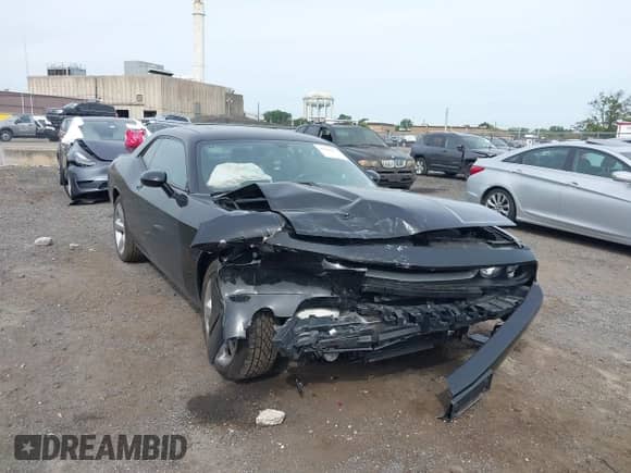 2013 Dodge Challenger R/T z VIN 2C3CDYBT7DH605131, wystawiony jako IAAI lot #43284430 z przebiegiem 55 656 mil mil oraz . Historia ofert i sprzedaży dostępna na DreamBid. Obrazek 6.