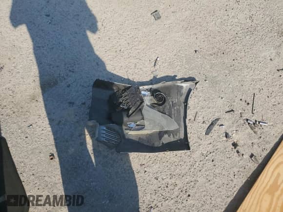 2010 Dodge Avenger SXT with VIN 1B3CC4FD3AN170333, listed as a Copart auction lot 75296134 with 182,959 mi miles and Salvage title. Bid and sale history available at DreamBid. Image 14.