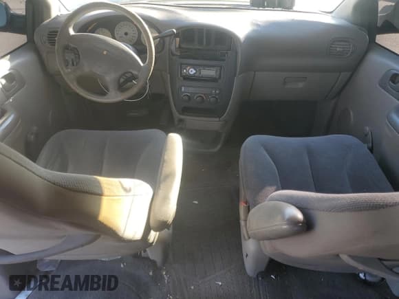 ✅ 2001 Chrysler Voyager • VIN: 1C4GJ25B31B211779 • Lot: 84734614. Wystawiony na Copart z przebiegiem 167 857 mil. Bezpłatny archiwum sprzedaży aukcyjnych z USA i szczegółowy raport historii pojazdu na DreamBid. Zdjęcie 8.