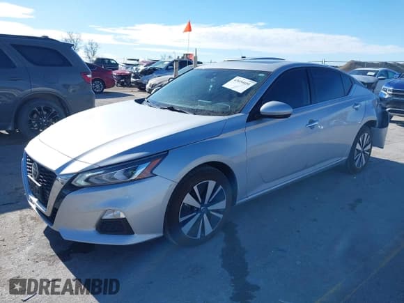 ✅ 2022 Nissan Altima SV • VIN: 1N4BL4DW2NN325898 • Lot: 43654651. Wystawiony na IAAI z przebiegiem 46 996 mil. Bezpłatny archiwum sprzedaży aukcyjnych z USA i szczegółowy raport historii pojazdu na DreamBid. Zdjęcie 16.