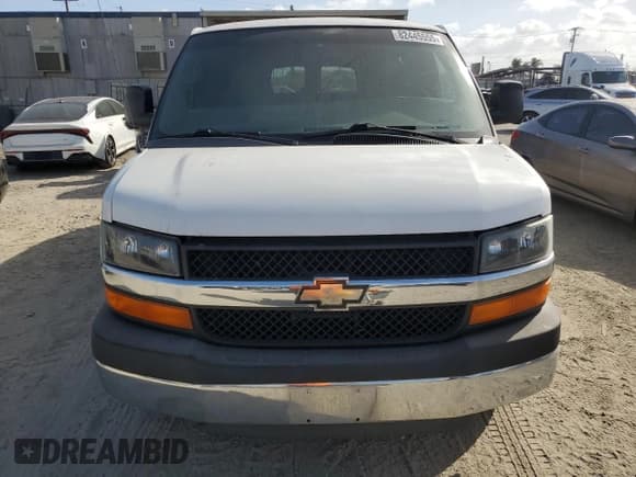 ✅ 2010 Chevrolet Express Passenger LT • VIN: 1GA2G1DG1A1144033 • Lot: 82445555. Wystawiony na Copart z przebiegiem 203 243 mil. Bezpłatny archiwum sprzedaży aukcyjnych z USA i szczegółowy raport historii pojazdu na DreamBid. Zdjęcie 5.