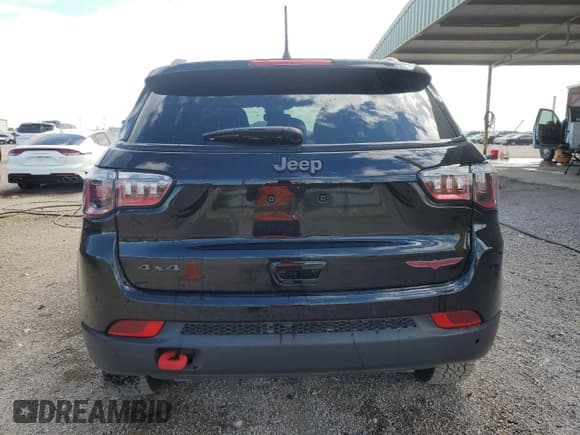 ✅ 2025 Jeep Compass Trailhawk • VIN: 3C4NJDDN5ST570100 • Lot: 87099275. Wystawiony na Copart z przebiegiem 9 876 mil. Bezpłatny archiwum sprzedaży aukcyjnych z USA i szczegółowy raport historii pojazdu na DreamBid. Zdjęcie 6.