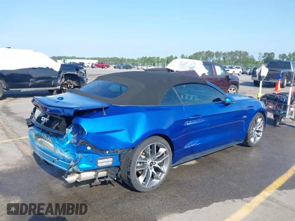 ✅ 2017 Ford Mustang GT Premium • VIN: 1FATP8FF4H5263034 • Lot: 42135251. Wystawiony na IAAI z przebiegiem 24 955 mil. Bezpłatny archiwum sprzedaży aukcyjnych z USA i szczegółowy raport historii pojazdu na DreamBid. Zdjęcie 4.