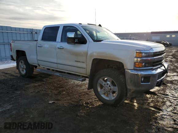 ✅ 2019 Chevrolet Silverado 2500HD LTZ • VIN: 1GC1KTEG4KF267633 • Lot: 49646465. Wystawiony na Copart z przebiegiem 203 657 mil. Bezpłatny archiwum sprzedaży aukcyjnych z USA i szczegółowy raport historii pojazdu na DreamBid. Zdjęcie 4.