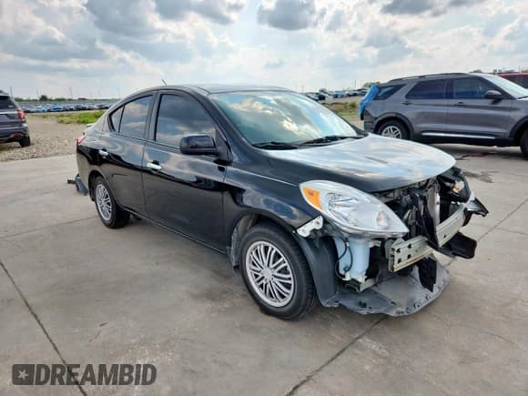 ✅ 2013 Nissan Versa SL • VIN: 3N1CN7AP2DL826427 • Lot: 70221365. Wystawiony na Copart z przebiegiem 80 458 mil. Bezpłatny archiwum sprzedaży aukcyjnych z USA i szczegółowy raport historii pojazdu na DreamBid. Zdjęcie 4.