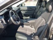 ✅ 2025 Mazda CX-50 S Premium • VIN: 7MMVABDM3SN313271 • Lot: 42326187. Wystawiony na IAAI z przebiegiem 5 357 mil. Bezpłatny archiwum sprzedaży aukcyjnych z USA i szczegółowy raport historii pojazdu na DreamBid. Zdjęcie 5.