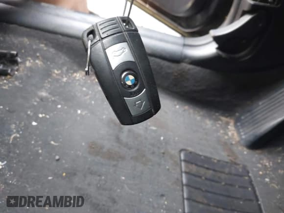 ✅ 2009 BMW 1 Series 128i • VIN: WBAUL73599VJ76468 • Lot: 42081582. Listed on IAAI with 161,486 mi. Free auction sales archive from the USA and detailed vehicle history report at DreamBid. Image 11.