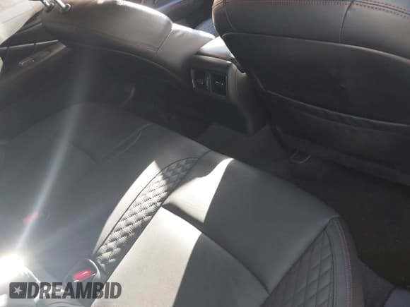 ✅ 2019 Infiniti Q50 Red Sport 400 • VIN: JN1FV7AP8KM780182 • Lot: 41682121. Wystawiony na IAAI z przebiegiem 73 110 mil. Bezpłatny archiwum sprzedaży aukcyjnych z USA i szczegółowy raport historii pojazdu na DreamBid. Zdjęcie 8.