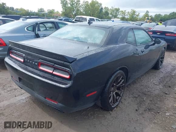 2016 Dodge Challenger SRT Hellcat z VIN 2C3CDZC92GH225238, wystawiony jako IAAI lot #43123789 z przebiegiem 9 055 mil mil oraz . Historia ofert i sprzedaży dostępna na DreamBid. Obrazek 4.