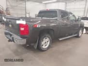 ✅ 2011 Chevrolet Silverado 1500 LTZ • VIN: 1GCPKTE32BF179378 • Lot: 42943605. Wystawiony na IAAI z przebiegiem 196 443 mil. Bezpłatny archiwum sprzedaży aukcyjnych z USA i szczegółowy raport historii pojazdu na DreamBid. Zdjęcie 4.
