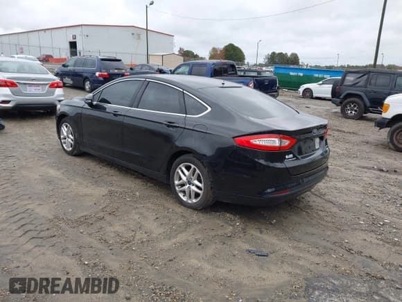 ✅ 2015 Ford Fusion SE • VIN: 3FA6P0HD0FR266968 • Lot: 43560170. Wystawiony na IAAI z przebiegiem 216 978 mil. Bezpłatny archiwum sprzedaży aukcyjnych z USA i szczegółowy raport historii pojazdu na DreamBid. Zdjęcie 3.
