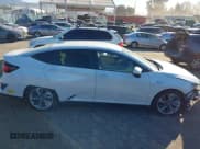 ✅ 2018 Honda Clarity • VIN: JHMZC5F15JC008802 • Lot: 43899839. Wystawiony na IAAI z przebiegiem 95 233 mil. Bezpłatny archiwum sprzedaży aukcyjnych z USA i szczegółowy raport historii pojazdu na DreamBid. Zdjęcie 14.