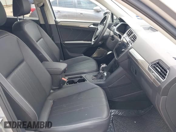 ✅ 2023 Volkswagen Tiguan SE • VIN: 3VV3B7AX3PM054087 • Lot: 42851841. Listed on IAAI with 42,381 mi. Free auction sales archive from the USA and detailed vehicle history report at DreamBid. Image 5.