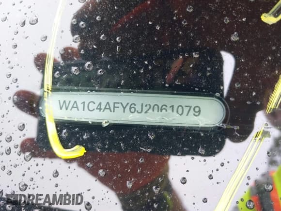 ✅ 2018 Audi SQ5 Prestige • VIN: WA1C4AFY6J2061079 • Лот: 43233256. Опубликован ранее на IAAI с пробегом 169 125 миль. Бесплатный доступ к архиву аукционных продаж из США и подробный отчёт об истории автомобиля на DreamBid. Изображение 18.