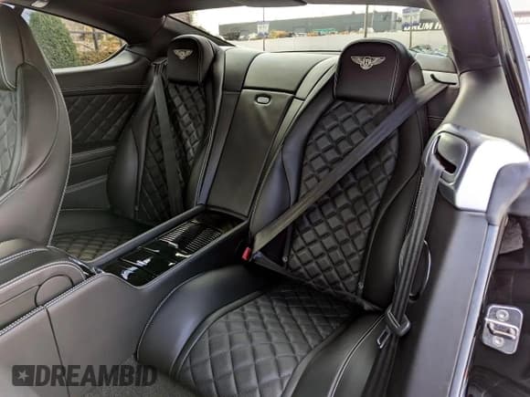 ✅ 2016 Bentley Continental GT • VIN: SCBFU7ZA9GC050XXX • Lot: 59259805. Wystawiony na Copart z przebiegiem 8 523 mil. Bezpłatny archiwum sprzedaży aukcyjnych z USA i szczegółowy raport historii pojazdu na DreamBid. Zdjęcie 6.