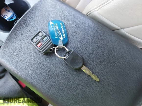 ✅ 2007 Ford Mustang GT Deluxe • VIN: 1ZVHT85HX75318578 • Lot: 42740222. Wystawiony na IAAI z przebiegiem 94 114 mil. Bezpłatny archiwum sprzedaży aukcyjnych z USA i szczegółowy raport historii pojazdu na DreamBid. Zdjęcie 11.