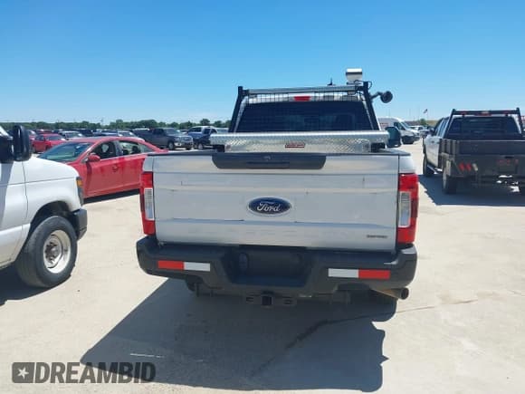 ✅ 2018 Ford F-250 XL • VIN: 1FT7X2A68JEB98503 • Лот: 42229883. Опубликован ранее на IAAI с пробегом 105 691 миль. Бесплатный доступ к архиву аукционных продаж из США и подробный отчёт об истории автомобиля на DreamBid. Изображение 16.