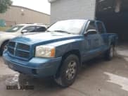 ✅ 2006 Dodge Dakota SLT • VIN: 1D7HW48K26S664916 • Lot: 43656384. Wystawiony na IAAI z przebiegiem 207 220 mil. Bezpłatny archiwum sprzedaży aukcyjnych z USA i szczegółowy raport historii pojazdu na DreamBid. Zdjęcie 2.