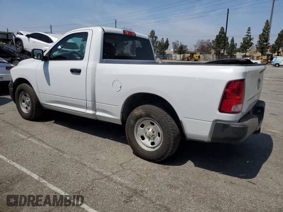 2017 Ram 1500 Tradesman z VIN 3C6JR6AG1HG791498, wystawiony jako Copart lot #60173345 z przebiegiem 89 814 mil mil oraz Szkoda całkowita • Salvage title. Historia ofert i sprzedaży dostępna na DreamBid. Obrazek 2.