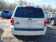 ✅ 2011 Ford Escape Hybrid • VIN: 1FMCU4K37BKC68370 • Lot: 41895193. Wystawiony na IAAI z przebiegiem 220 321 mil. Bezpłatny archiwum sprzedaży aukcyjnych z USA i szczegółowy raport historii pojazdu na DreamBid. Zdjęcie 17.