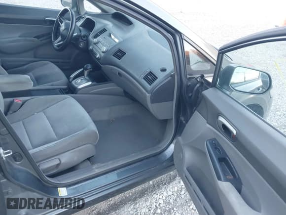 ✅ 2011 Honda Civic LX • VIN: 19XFA1F52BE026657 • Lot: 43669177. Listed on IAAI with 320,720 mi. Free auction sales archive from the USA and detailed vehicle history report at DreamBid. Image 5.