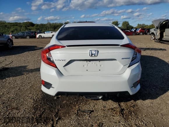 ✅ 2021 Honda Civic Sport • VIN: 2HGFC2F83MH539385 • Lot: 85884145. Wystawiony na Copart z przebiegiem 48 483 mil. Bezpłatny archiwum sprzedaży aukcyjnych z USA i szczegółowy raport historii pojazdu na DreamBid. Zdjęcie 6.