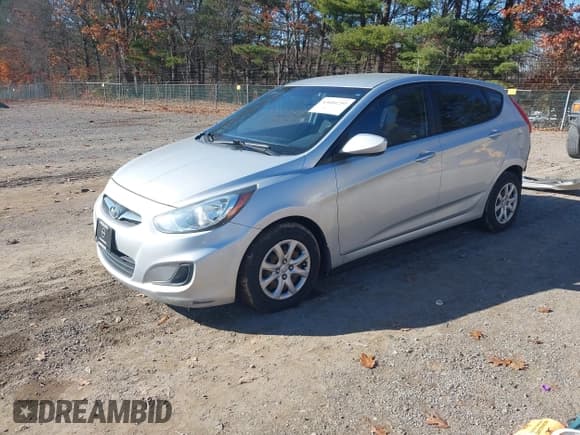 ✅ 2013 Hyundai Accent GS • VIN: KMHCT5AE9DU132115 • Lot: 43684253. Listed on IAAI with 89,279 mi. Free auction sales archive from the USA and detailed vehicle history report at DreamBid. Image 2.