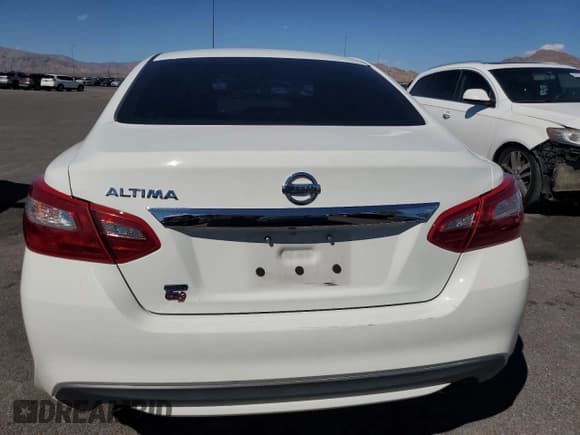 ✅ 2018 Nissan Altima S • VIN: 1N4AL3AP9JC479985 • Lot: 82194075. Wystawiony na Copart z przebiegiem 92 937 mil. Bezpłatny archiwum sprzedaży aukcyjnych z USA i szczegółowy raport historii pojazdu na DreamBid. Zdjęcie 6.