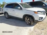 ✅ 2012 Kia Sorento EX • VIN: 5XYKU3A66CG219772 • Лот: 43823009. Опубликован ранее на IAAI с пробегом 99 430 миль. Бесплатный доступ к архиву аукционных продаж из США и подробный отчёт об истории автомобиля на DreamBid. Изображение 1.