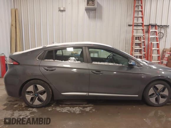 ✅ 2020 Hyundai Ioniq Preferred • VIN: KMHC85LC1LU203268 • Lot: 41249301. Wystawiony na IAAI z przebiegiem 14 005 mil. Bezpłatny archiwum sprzedaży aukcyjnych z USA i szczegółowy raport historii pojazdu na DreamBid. Zdjęcie 13.