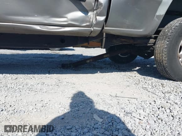 ✅ 2006 Chevrolet Silverado 2500HD Work Truck • VIN: 1GCHC23U06F122366 • Lot: 43701699. Wystawiony na IAAI z przebiegiem 330 993 mil. Bezpłatny archiwum sprzedaży aukcyjnych z USA i szczegółowy raport historii pojazdu na DreamBid. Zdjęcie 18.