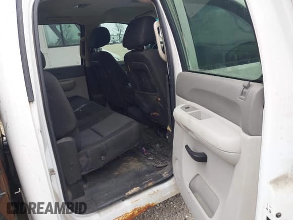 ✅ 2010 Chevrolet Silverado 2500HD Work Truck • VIN: 1GC4KVBG4AF141364 • Лот: 43751303. Опубликован ранее на IAAI с пробегом 301 215 миль. Бесплатный доступ к архиву аукционных продаж из США и подробный отчёт об истории автомобиля на DreamBid. Изображение 8.