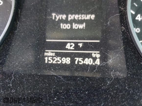 ✅ 2010 Volkswagen Passat Komfort • VIN: WVWXK7AN8AE166279 • Lot: 41475690. Wystawiony na IAAI z przebiegiem 152 598 mil. Bezpłatny archiwum sprzedaży aukcyjnych z USA i szczegółowy raport historii pojazdu na DreamBid. Zdjęcie 7.