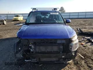 ✅ 2022 Hyundai Venue SEL • VIN: KMHRC8A33NU186828 • Lot: 79572954. Wystawiony na Copart z przebiegiem 17 975 mil. Bezpłatny archiwum sprzedaży aukcyjnych z USA i szczegółowy raport historii pojazdu na DreamBid. Zdjęcie 5.