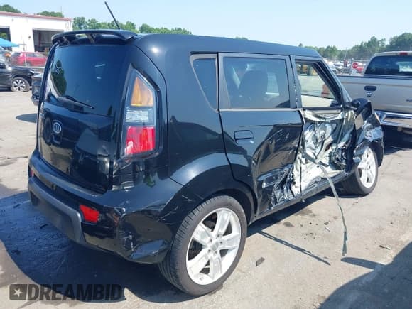 ✅ 2010 Kia Soul + • VIN: KNDJT2A2XA7700382 • Lot: 42605155. Wystawiony na IAAI z przebiegiem 141 531 mil. Bezpłatny archiwum sprzedaży aukcyjnych z USA i szczegółowy raport historii pojazdu na DreamBid. Zdjęcie 4.