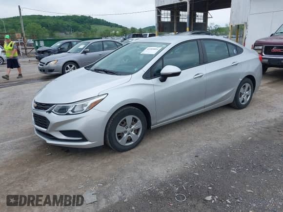 2017 Chevrolet Cruze LS с VIN 1G1BB5SM4H7220995, выставлен на аукционе IAAI как лот 42289804 с пробегом 89 922 миль миль и . История ставок и продаж доступна на DreamBid. Изображение 2.