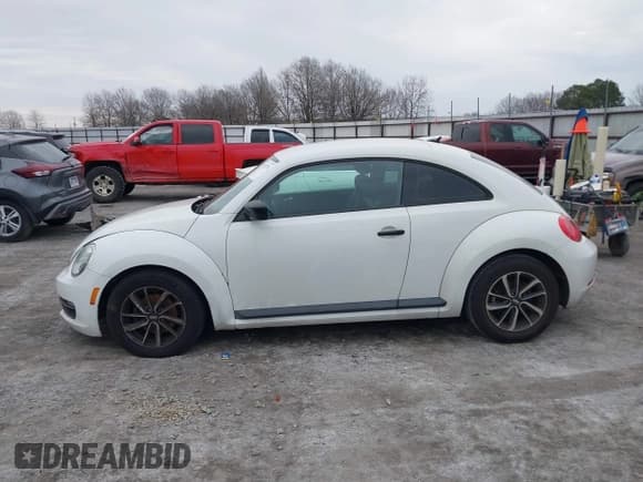 ✅ 2015 Volkswagen Beetle Fleet Edition • VIN: 3VWF17AT2FM637189 • Lot: 41457576. Listed on IAAI with 116,822 mi. Free auction sales archive from the USA and detailed vehicle history report at DreamBid. Image 14.