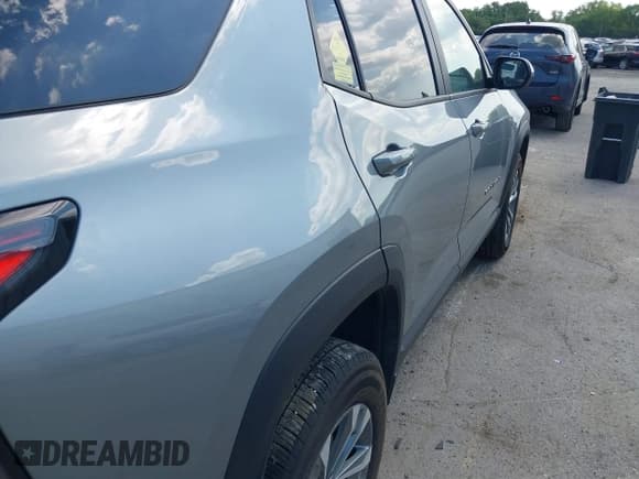 ✅ 2025 Chevrolet Equinox FWD LT • VIN: 3GNAXHEG8SL106374 • Lot: 42636087. Wystawiony na IAAI z przebiegiem 11 896 mil. Bezpłatny archiwum sprzedaży aukcyjnych z USA i szczegółowy raport historii pojazdu na DreamBid. Zdjęcie 12.