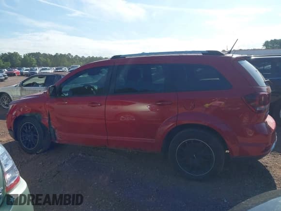 ✅ 2017 Dodge Journey Crossroad Plus • VIN: 3C4PDCGB8HT705493 • Лот: 42497664. Опубликован ранее на IAAI с пробегом 170 556 миль. Бесплатный доступ к архиву аукционных продаж из США и подробный отчёт об истории автомобиля на DreamBid. Изображение 14.